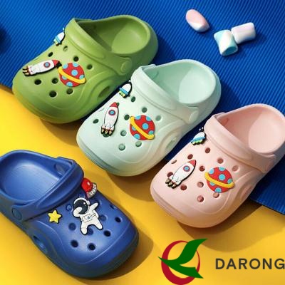  non-slip stylish and comfortable clogs for boys and girls