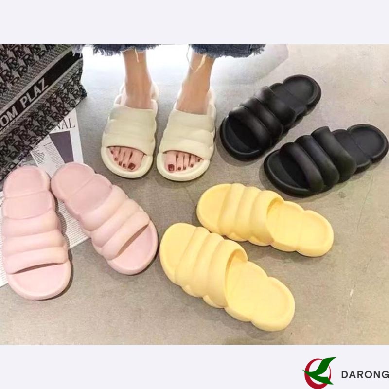 Japanese style fashion sandals